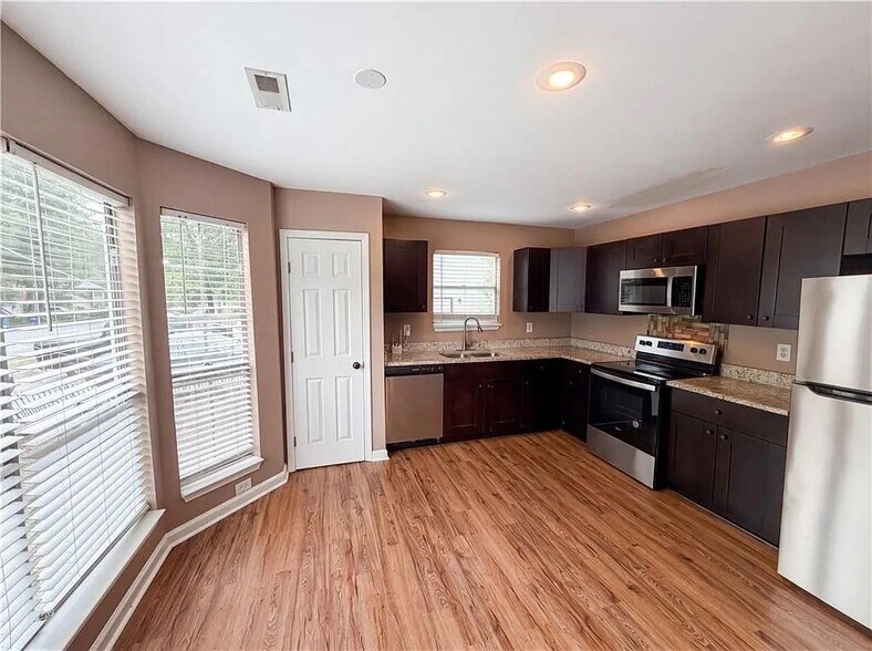 Building Photo - 7020 Greenbower Ln