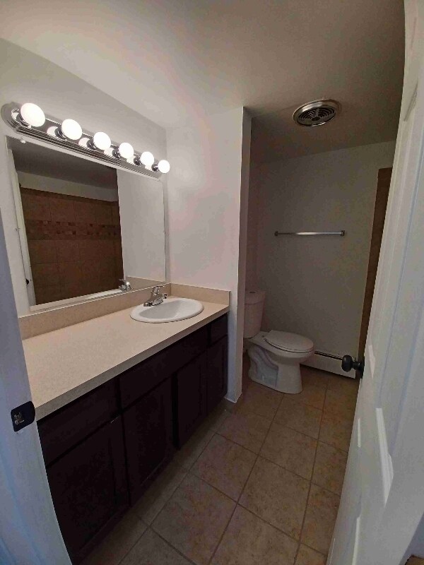 Building Photo - 1861 W 13 Mile Rd