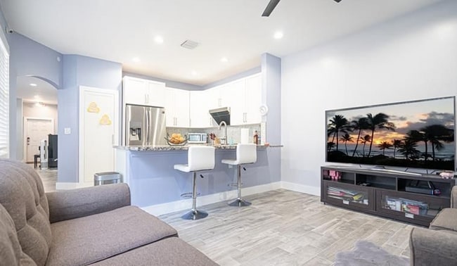 Building Photo - 11250 Tradewind Way