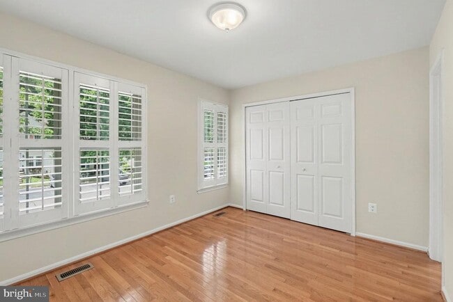 Building Photo - 15067 Maple Glen Ct