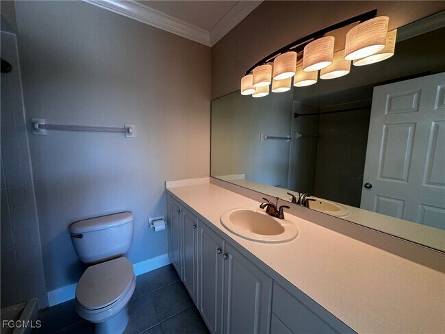 Building Photo - 14831 Park Lake Dr