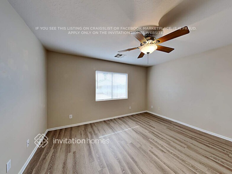 Building Photo - 12425 W Sweetwater Ave