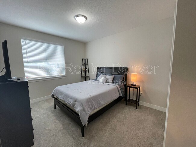 Building Photo - 9675 E Idaho Pl