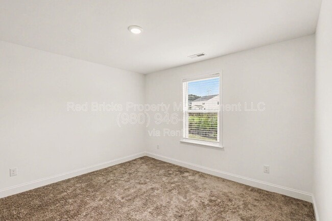 Building Photo - 15020 Sycamore Crossing Ct