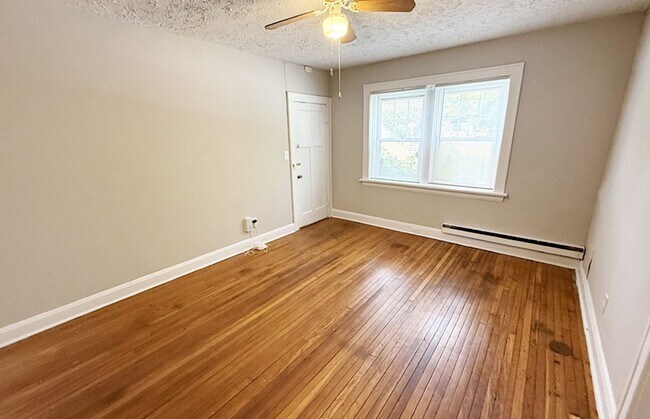 Building Photo - 415 Probasco St