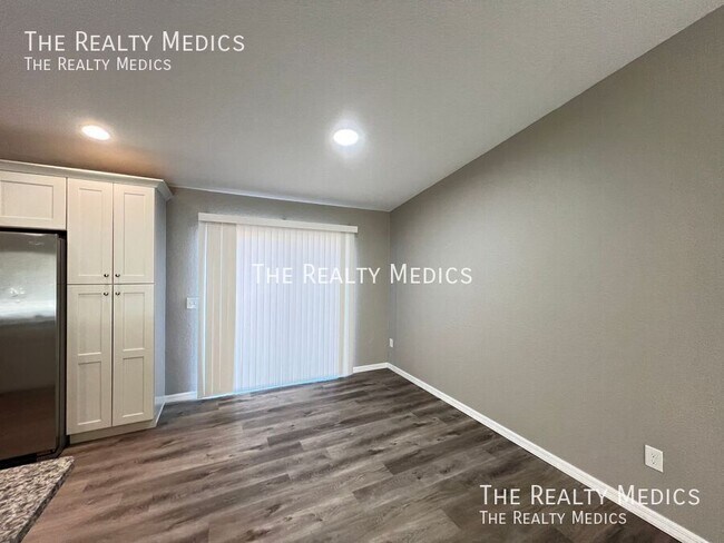 Building Photo - 405 Malauka Loop