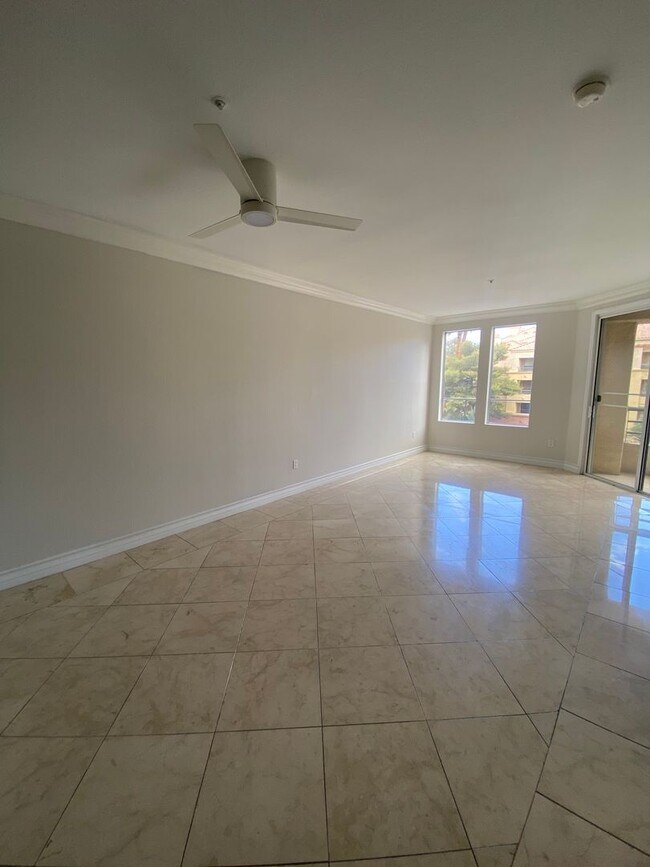 Primary Photo - Remodeled 2 Bedroom Condo Just Off the Strip!