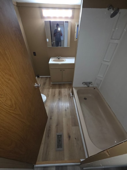 Building Photo - 4744 Ellsworth Ln