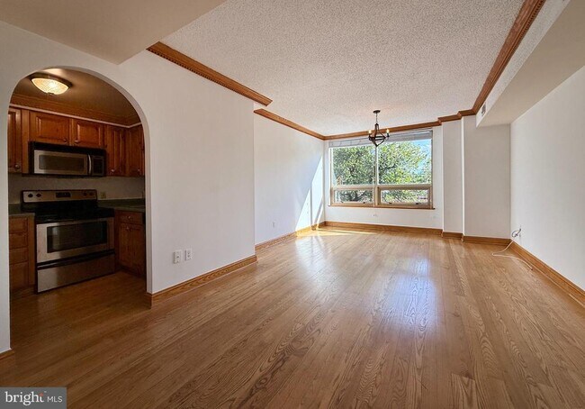 Building Photo - 2727 M St NW