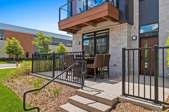 Building Photo - 1071 Brookwood Dr