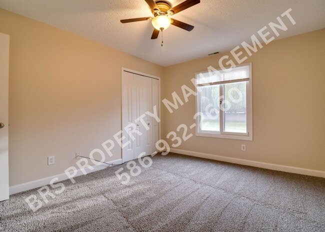Building Photo - Sterling Heights One Bedroom Condo