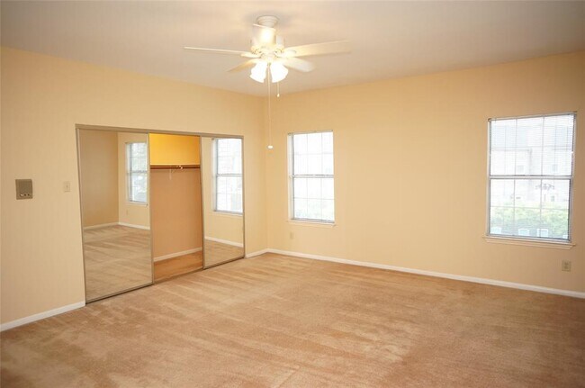 Building Photo - 8083 El Mundo St