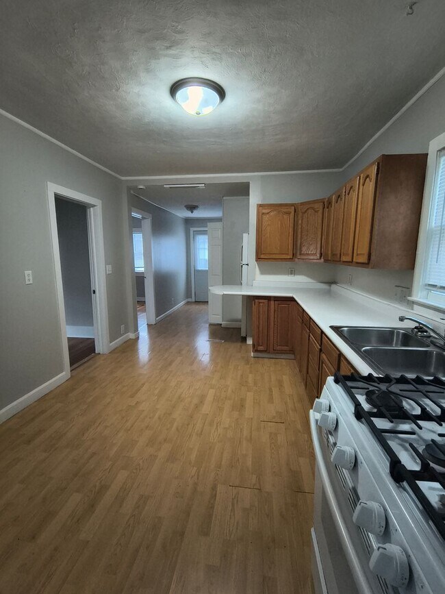 Building Photo - 419 S 24th St