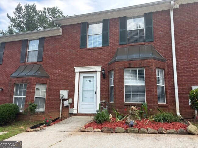 Building Photo - 5739 Windfall Ln