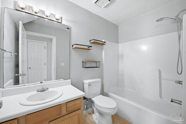 Building Photo - 3212 Fernwood Dr