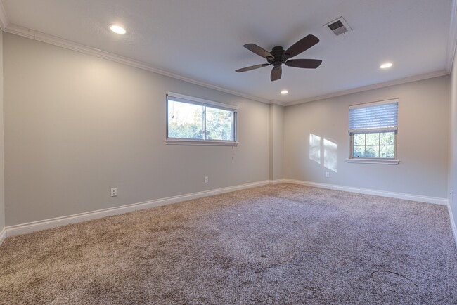 Building Photo - 607 Ellingham Dr