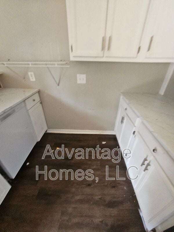 Building Photo - 827 N 70th Terrace