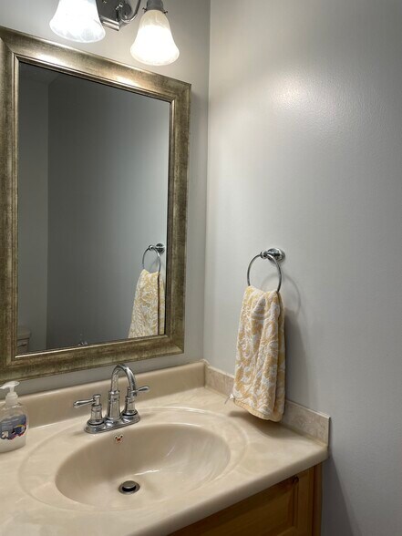 Building Photo - 12134 Salemtown Dr