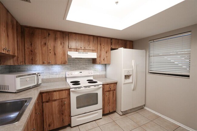 Building Photo - 4957 Puritan Cir