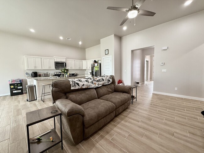 Building Photo - 51069 Purple Mat Ave