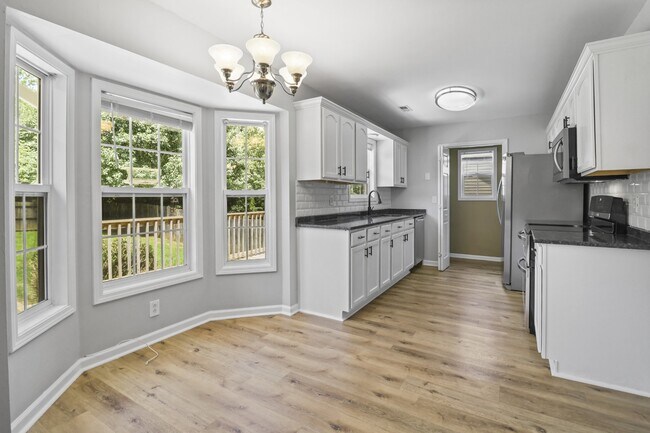 Building Photo - 1644 Cedar Springs Cir