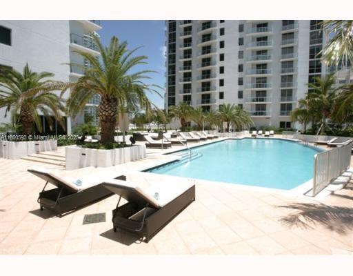 Building Photo - 1050 Brickell Ave