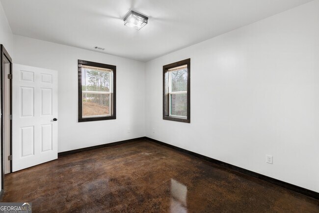 Building Photo - 620 Stiles Rd