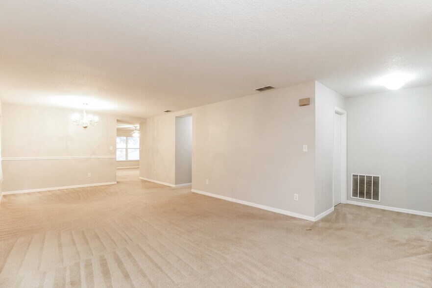 Building Photo - 1176 Stoneham Dr