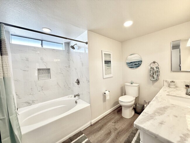 Building Photo - AVAILABLE NOW!! GORGEOUS 3 Bedroom 3 Bathroom Condo Rancho Mirage!!!