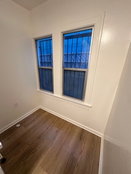 Building Photo - 5123 Marathon St