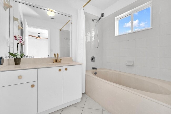 Building Photo - 2867 SW 125th Ave