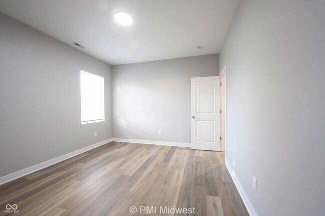 Building Photo - 1841 Montcalm St