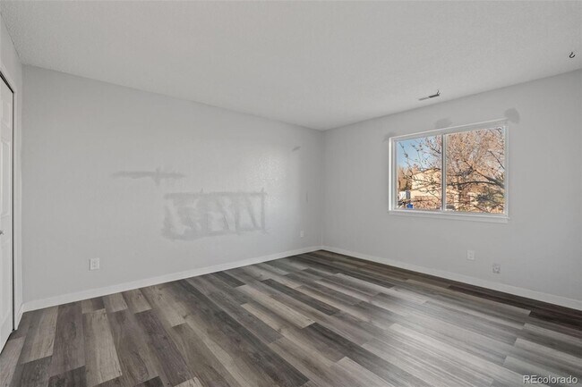 Building Photo - 3445 Cochran Dr