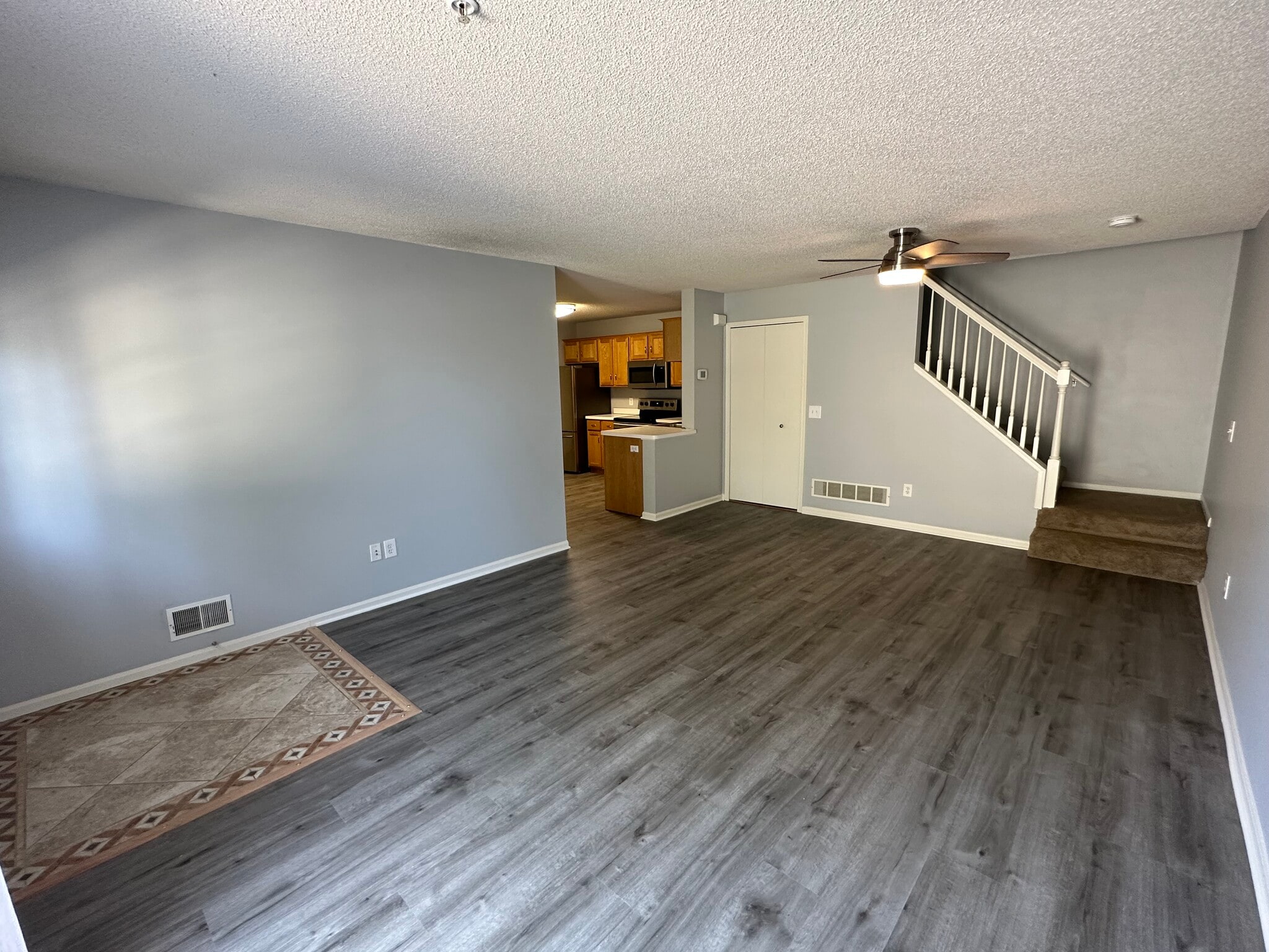 Building Photo - 10802 Lexington Dr