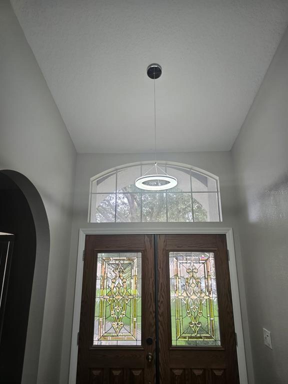 Building Photo - 10934 Versailles Blvd