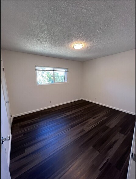 Building Photo - 1155 Delphinium St