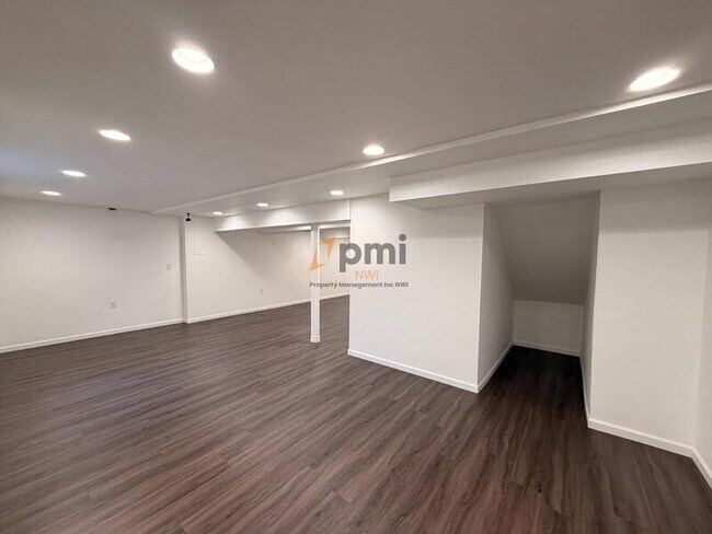 Building Photo - 2707 Westwind Dr