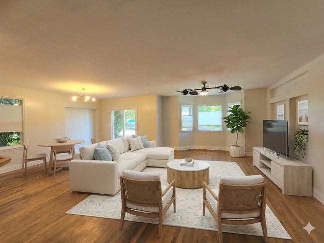 Building Photo - Completely Remodeled Navy Point 3 Bedroom, 2 Bath Cottage! Close to the Water!!