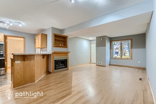 Building Photo - 1606 Geske Rd, Chaska, MN, 55318