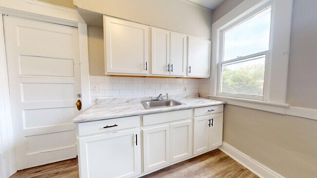 Building Photo - 3001 Denison Ave