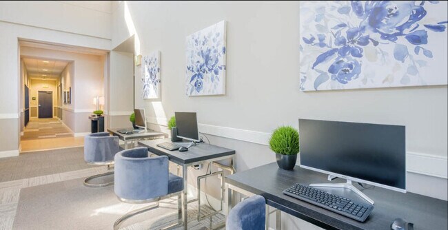 Building Photo - 3920 Sharon Rd