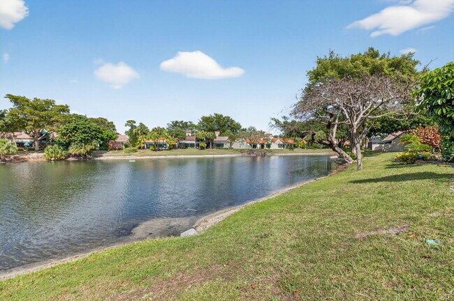 Building Photo - 6545 Las Flores Dr