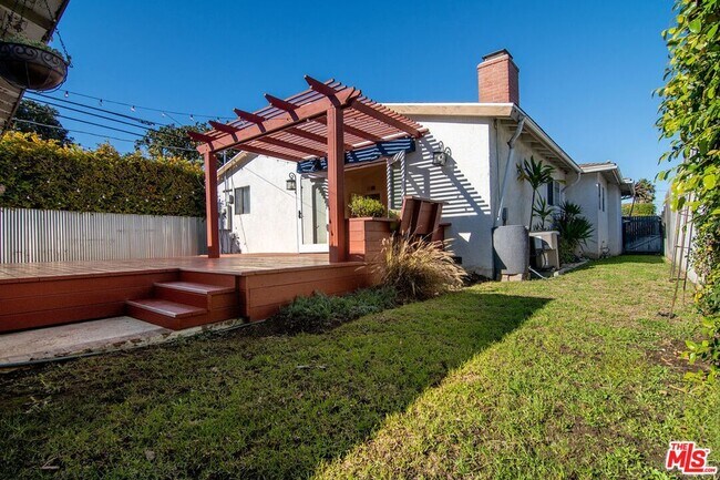 Building Photo - 6322 W 79th St