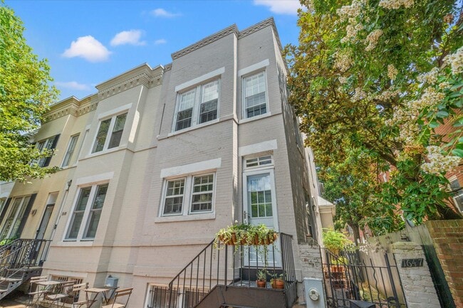 Primary Photo - 1647 34th St NW