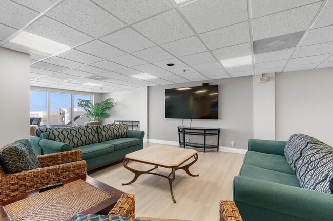 Building Photo - 4505 S Ocean Blvd