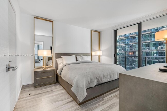 Building Photo - 801 S Miami Ave