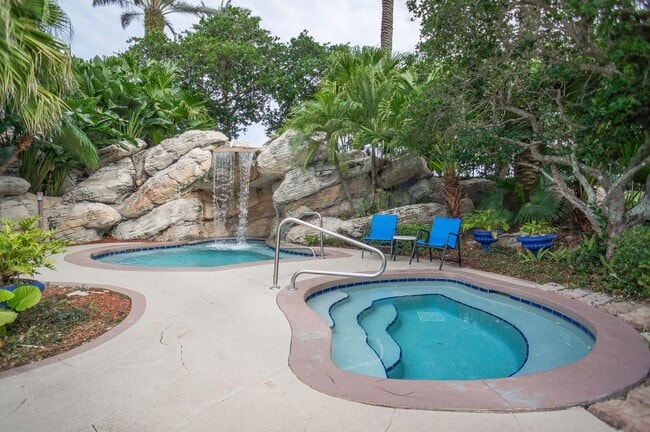 Building Photo - NEWLY UPDATED 2 bedroom 2 bath condo for rent in Bermuda Dunes