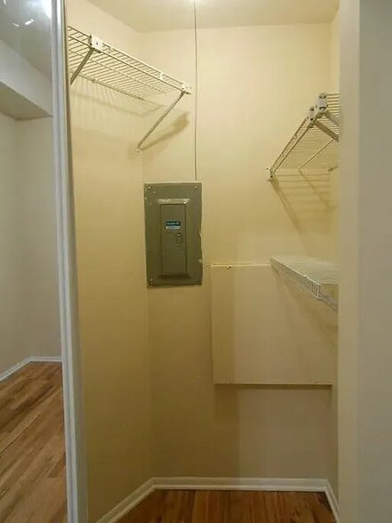 Building Photo - 2523 N Lincoln Ave