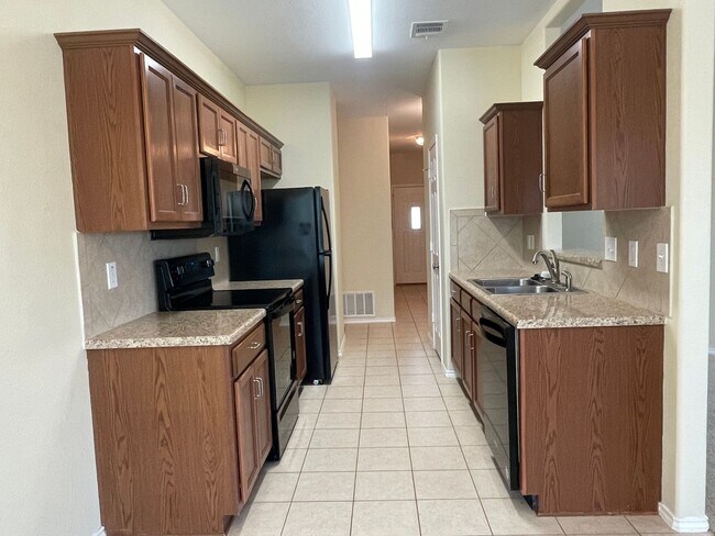 Building Photo - 3 BEDROOM, BELTON ISD