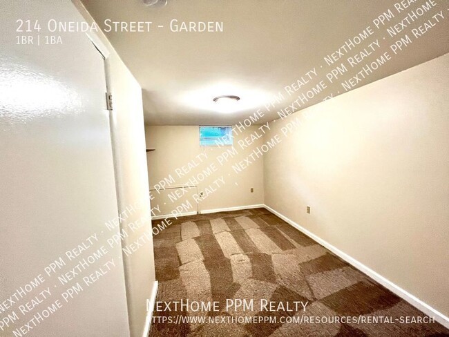 Building Photo - 1 Bedroom near Grandview Ave for April 1st